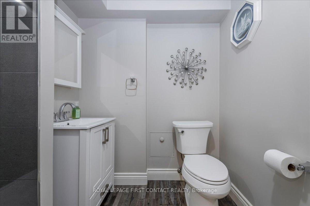 Photo 21 of 23 Virgilwood Crescent, Barrie ON