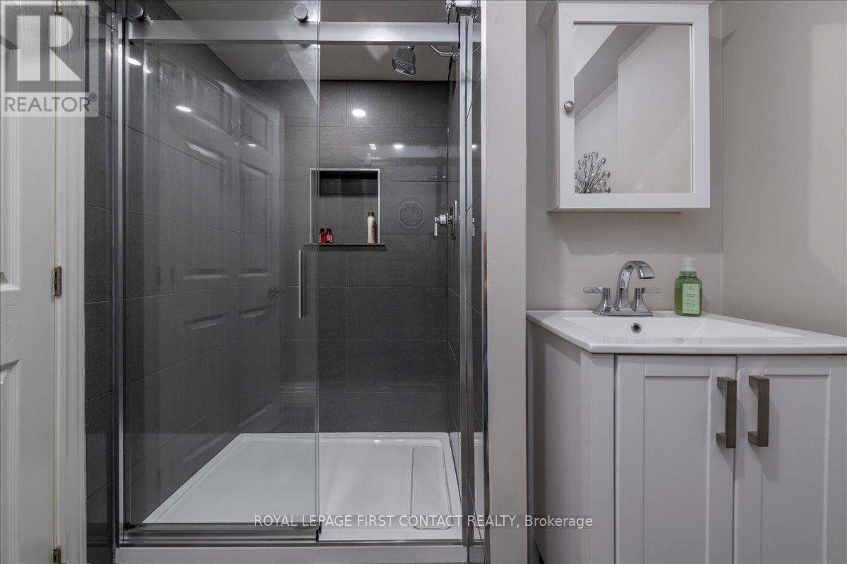 Photo 22 of 23 Virgilwood Crescent, Barrie ON