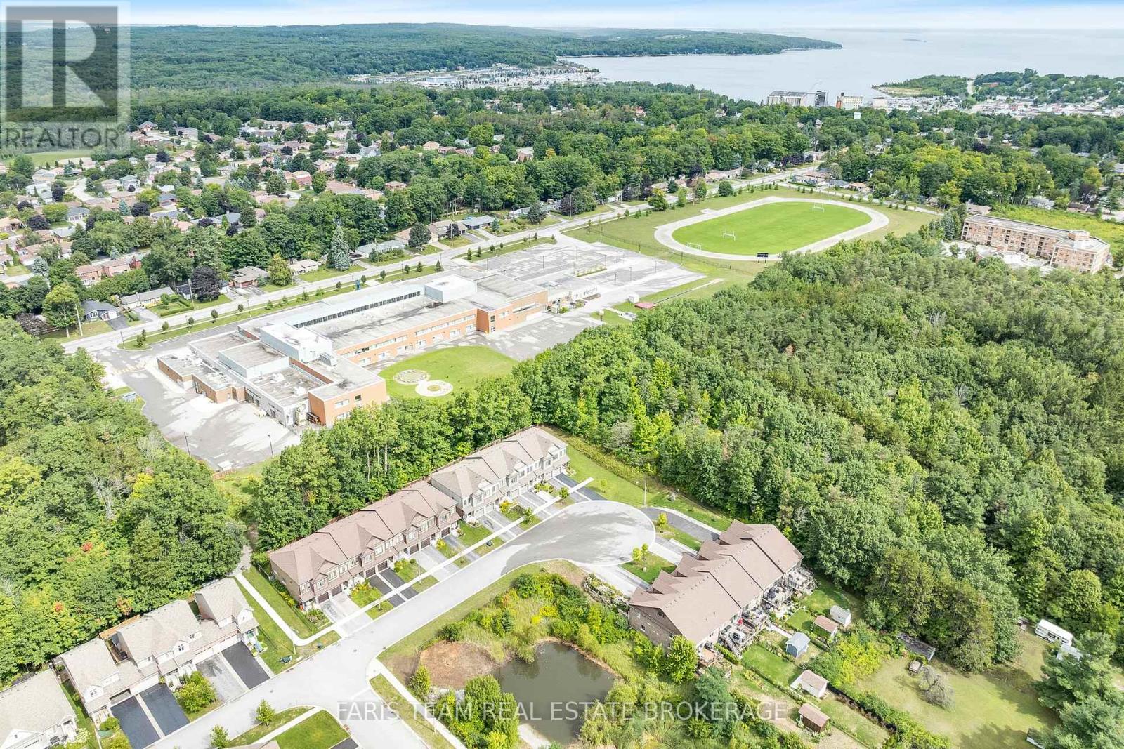 Photo 12 of 940 Cook Drive, Midland ON