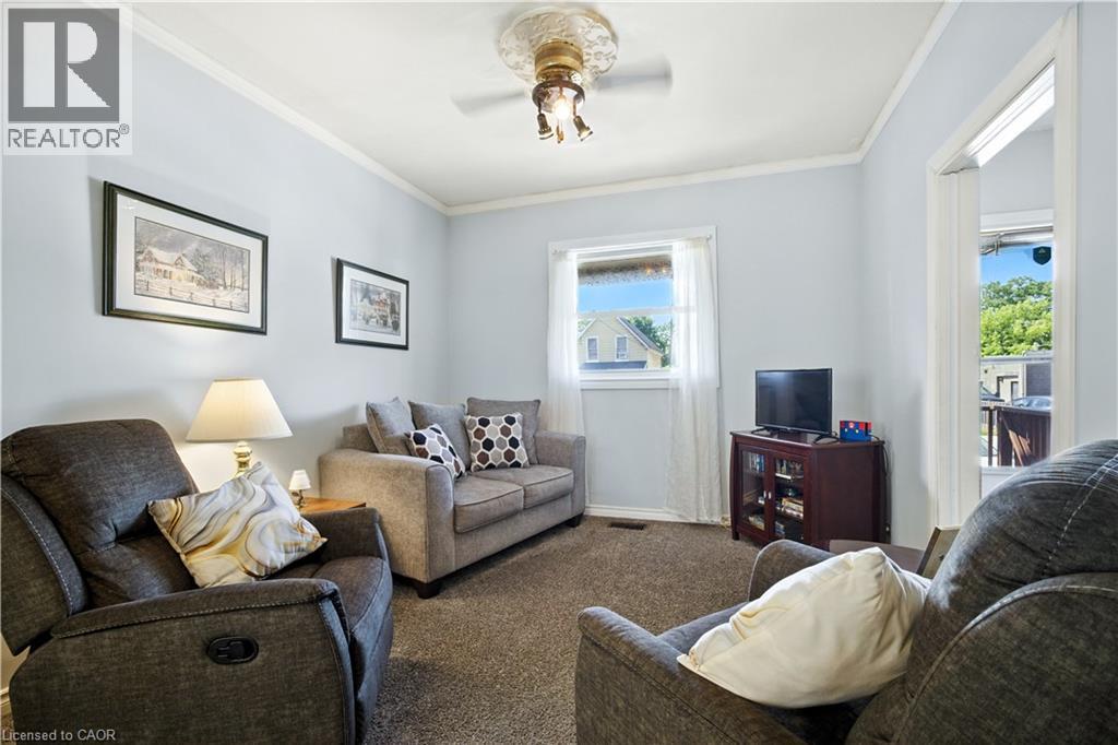 Photo 11 of 16 Albemarle Street, Hamilton ON