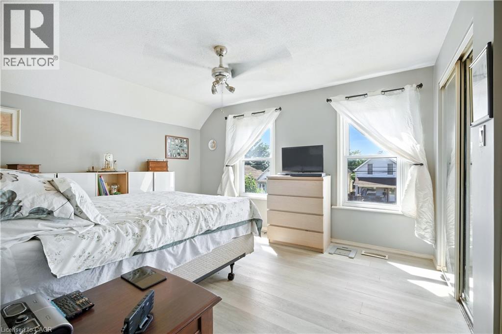 Photo 14 of 16 Albemarle Street, Hamilton ON