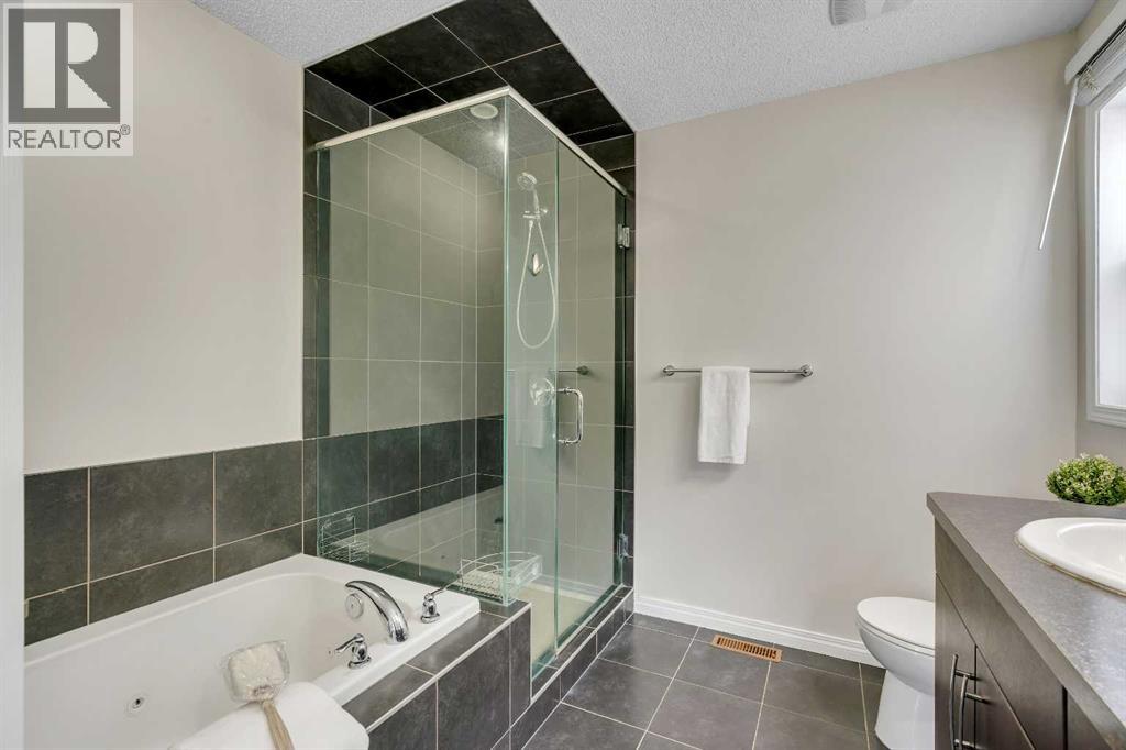 Photo 29 of 147 Osborne Rise Sw, Airdrie AB