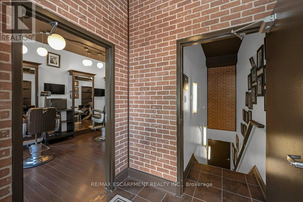 Photo 28 of 2082 Pine Street, Burlington ON