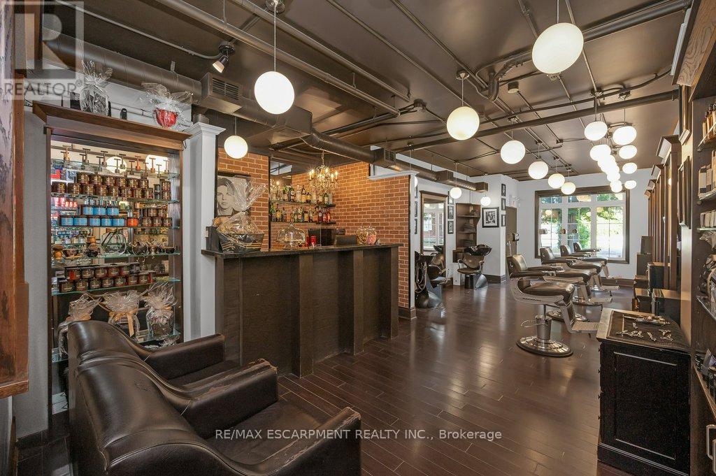 Photo 33 of 2082 Pine Street, Burlington ON
