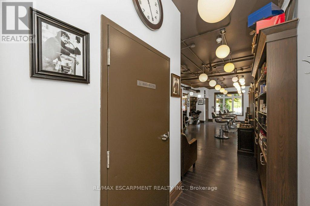 Photo 34 of 2082 Pine Street, Burlington ON