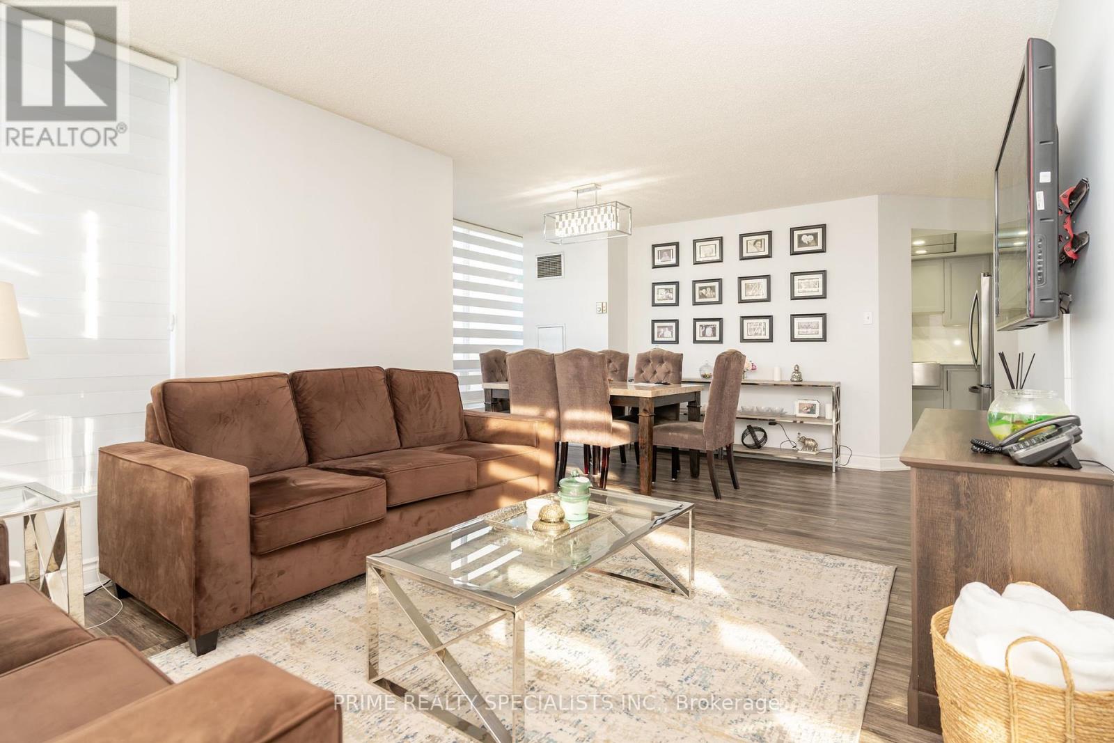 Photo 12 of 611 26 Hanover Road, Brampton ON