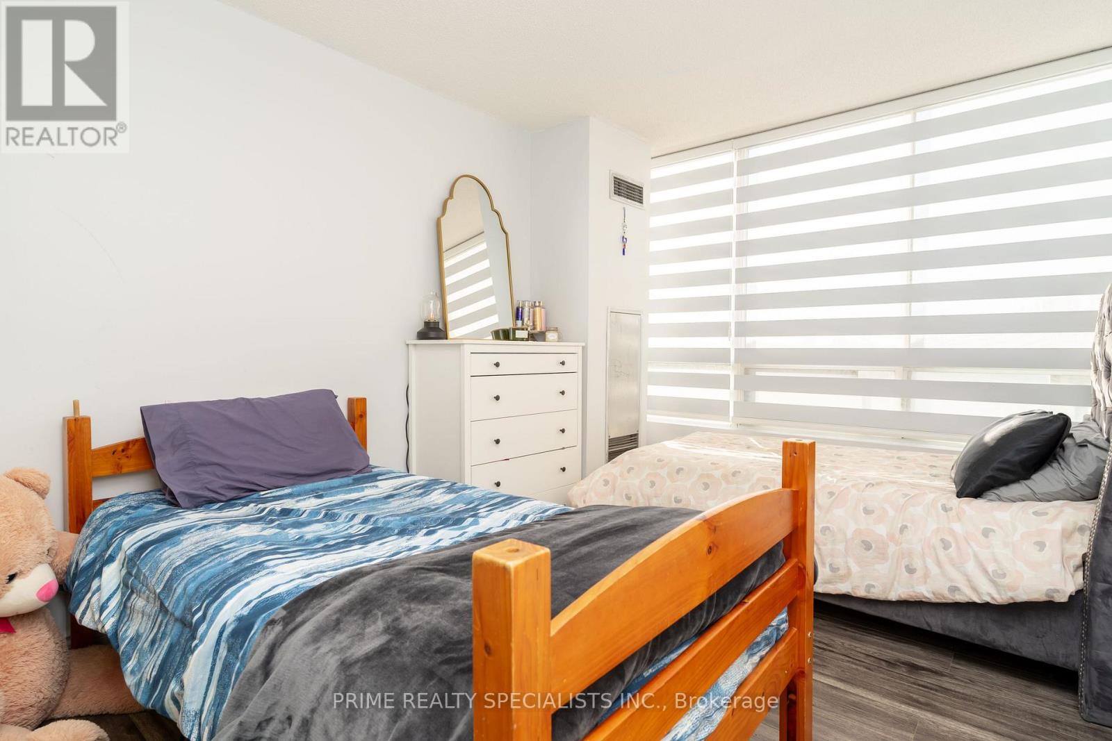 Photo 26 of 611 26 Hanover Road, Brampton ON
