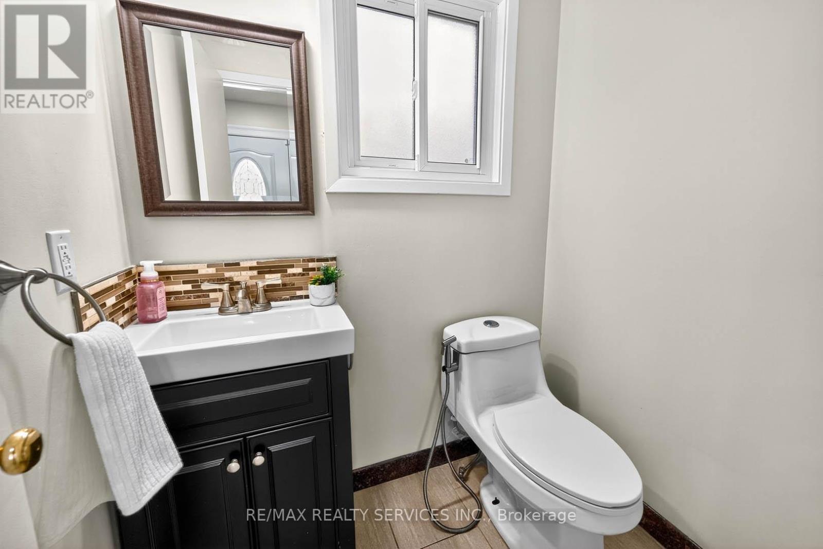 Photo 12 of 55 Mcgraw Avenue, Brampton ON