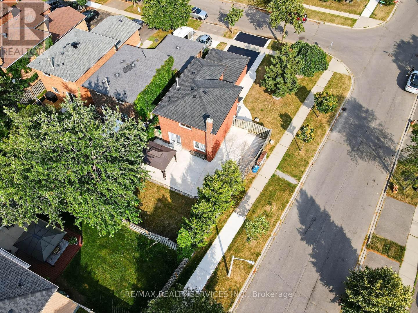 Photo 32 of 55 Mcgraw Avenue, Brampton ON