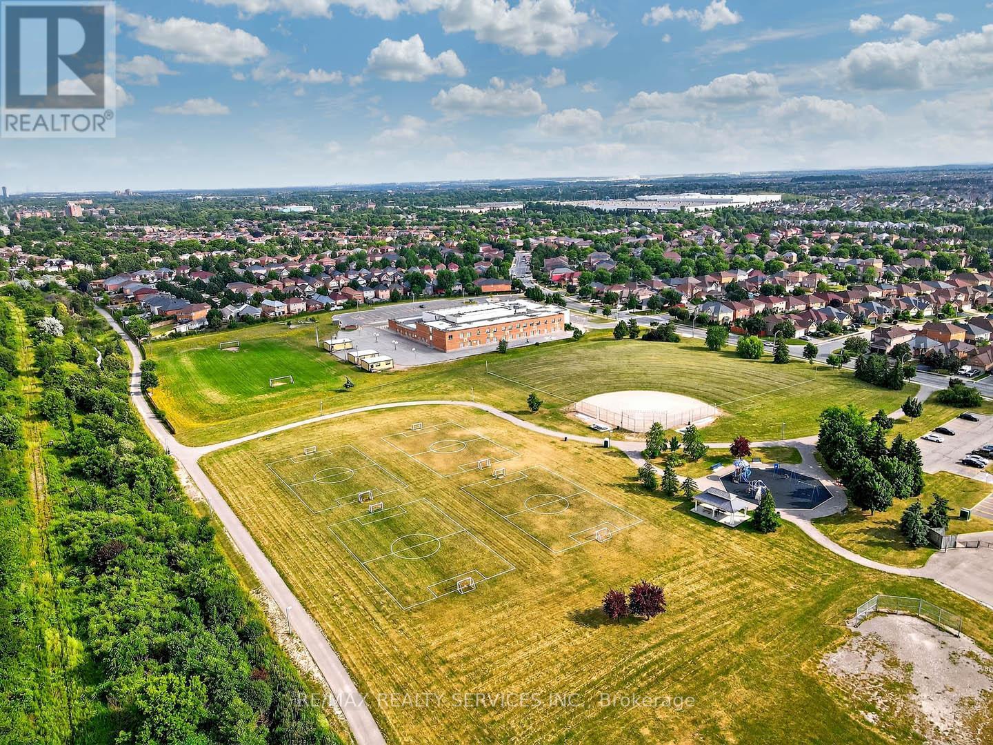 Photo 33 of 55 Mcgraw Avenue, Brampton ON
