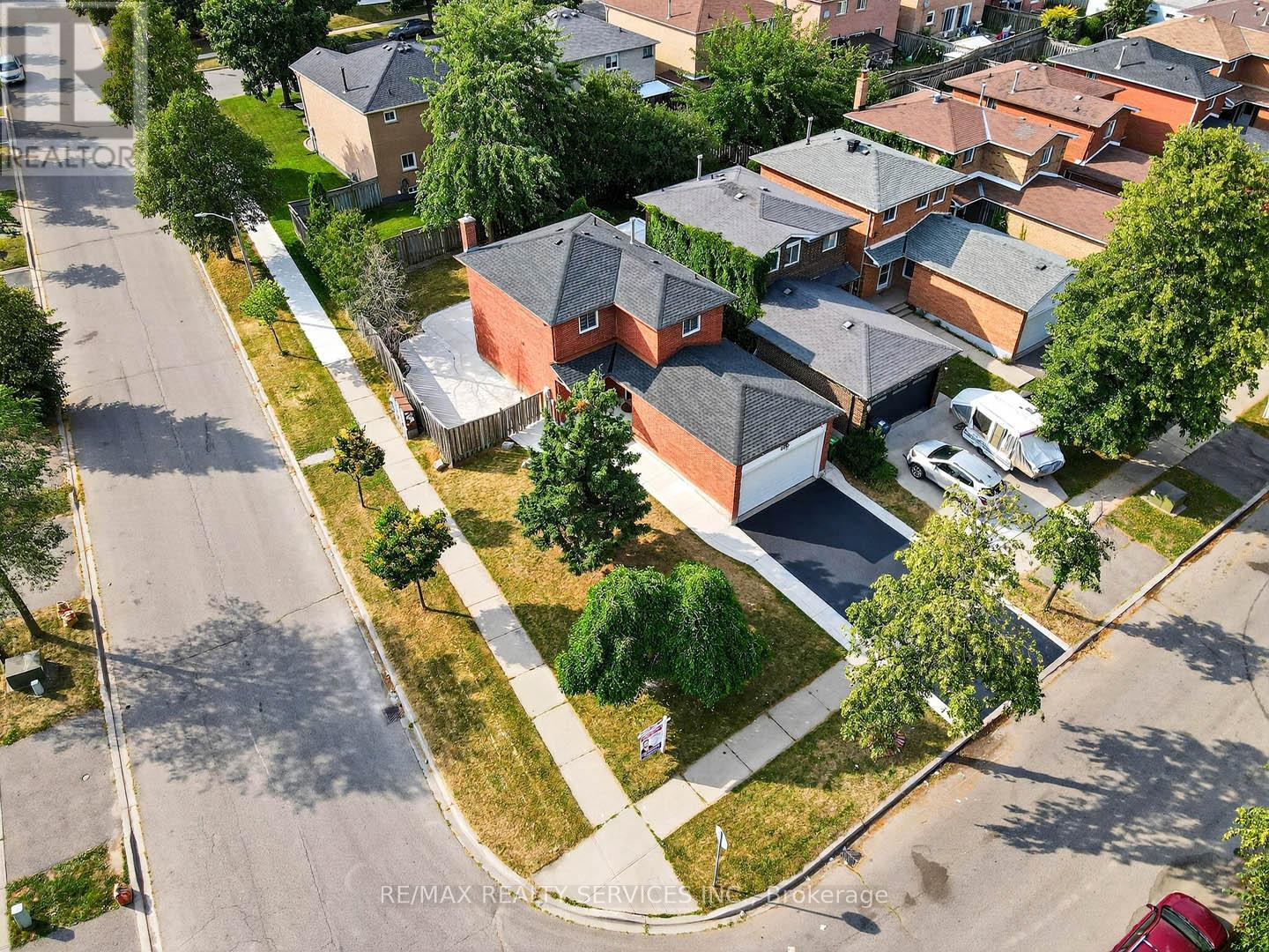 Photo 6 of 55 Mcgraw Avenue, Brampton ON