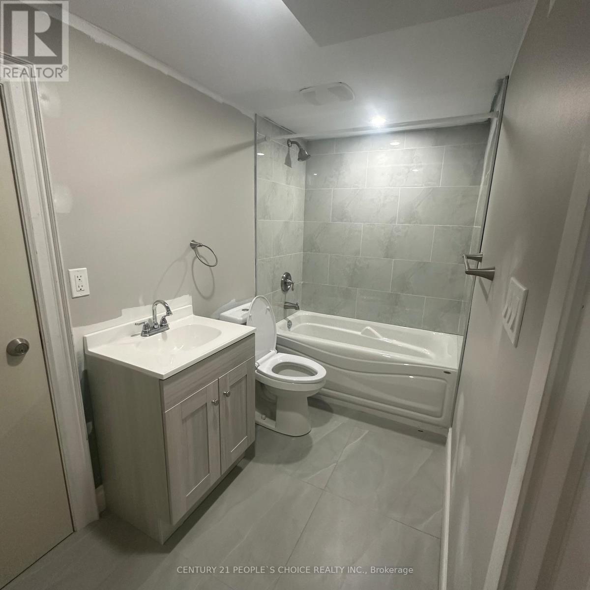 Photo 8 of Unit 2 199 Avondale Boulevard, Brampton ON