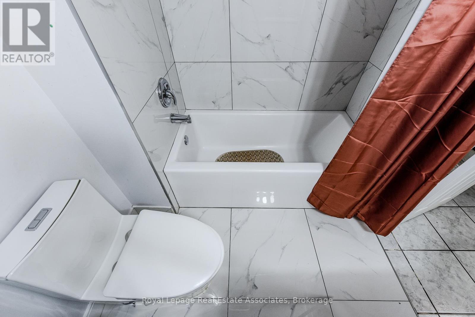 Photo 14 of 631 Ashprior Avenue, Mississauga ON
