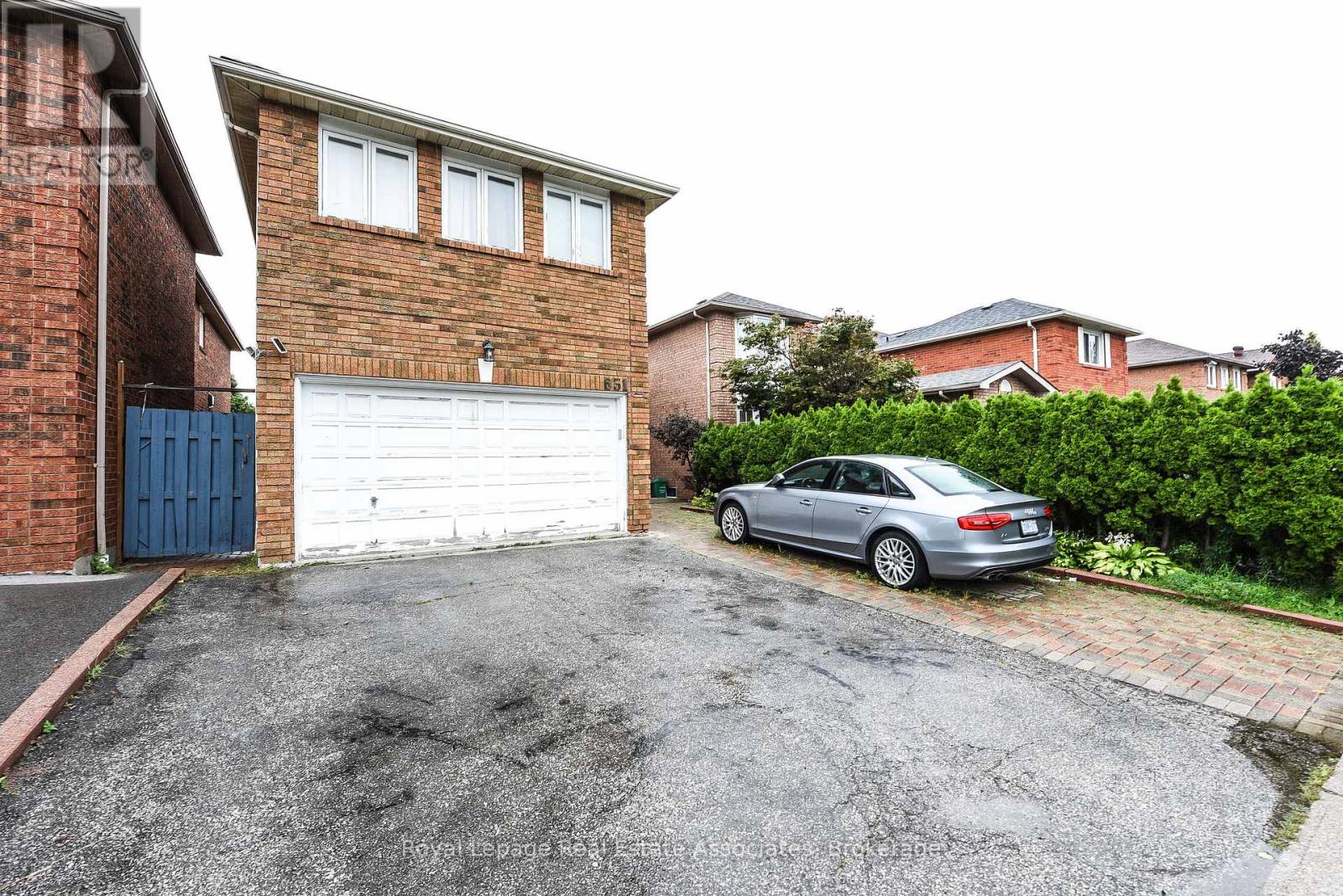 Photo 2 of 631 Ashprior Avenue, Mississauga ON