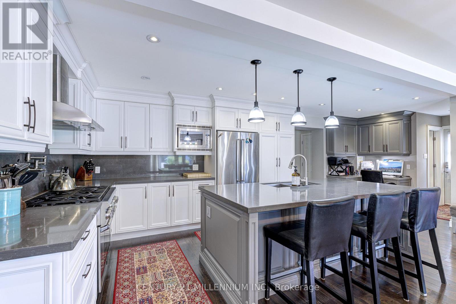Photo 11 of 17 Evesham Crescent, Brampton ON