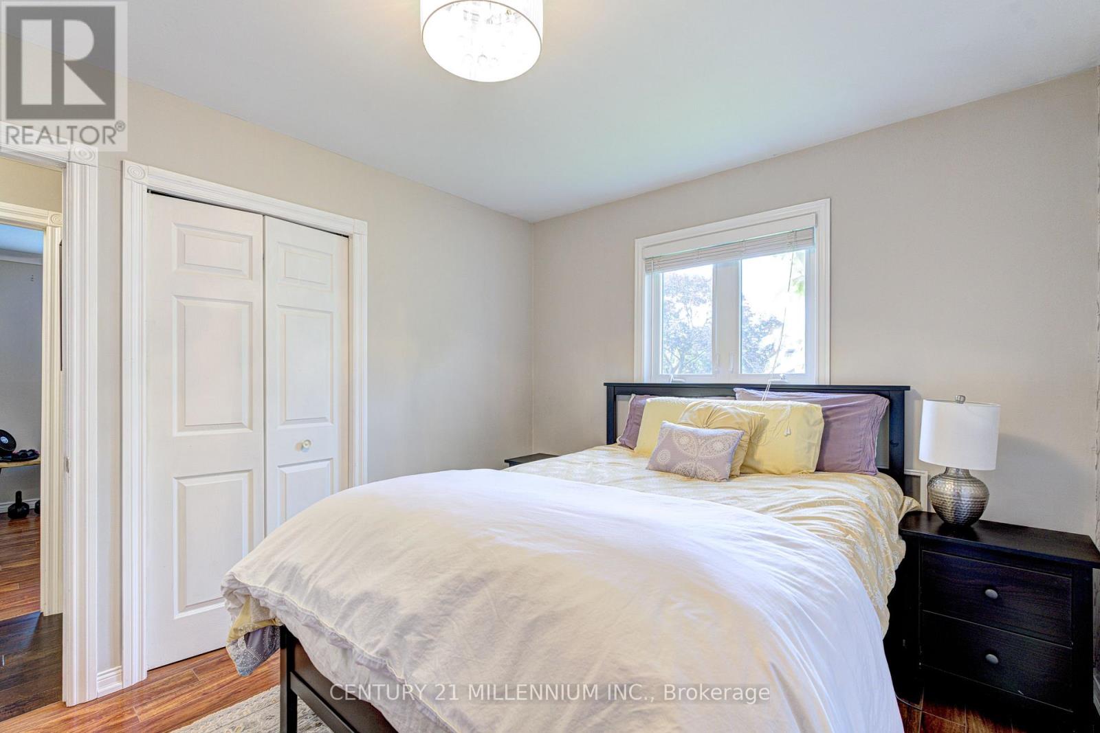 Photo 31 of 17 Evesham Crescent, Brampton ON