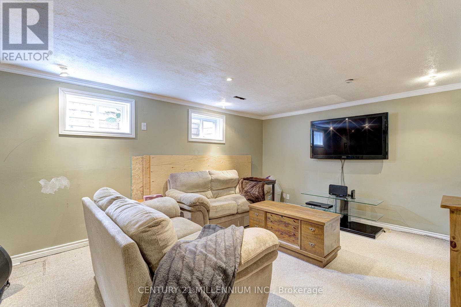 Photo 34 of 17 Evesham Crescent, Brampton ON