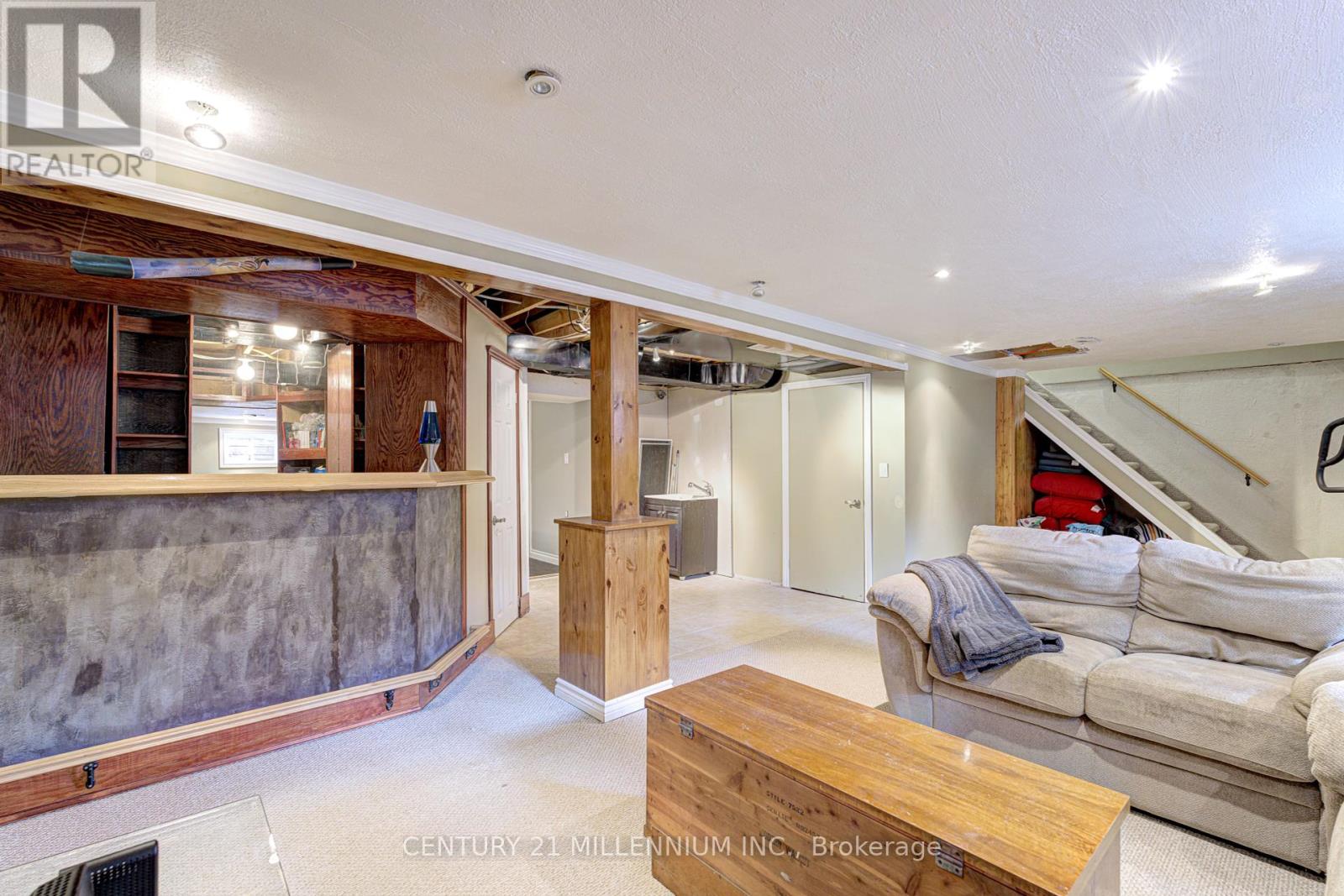 Photo 35 of 17 Evesham Crescent, Brampton ON