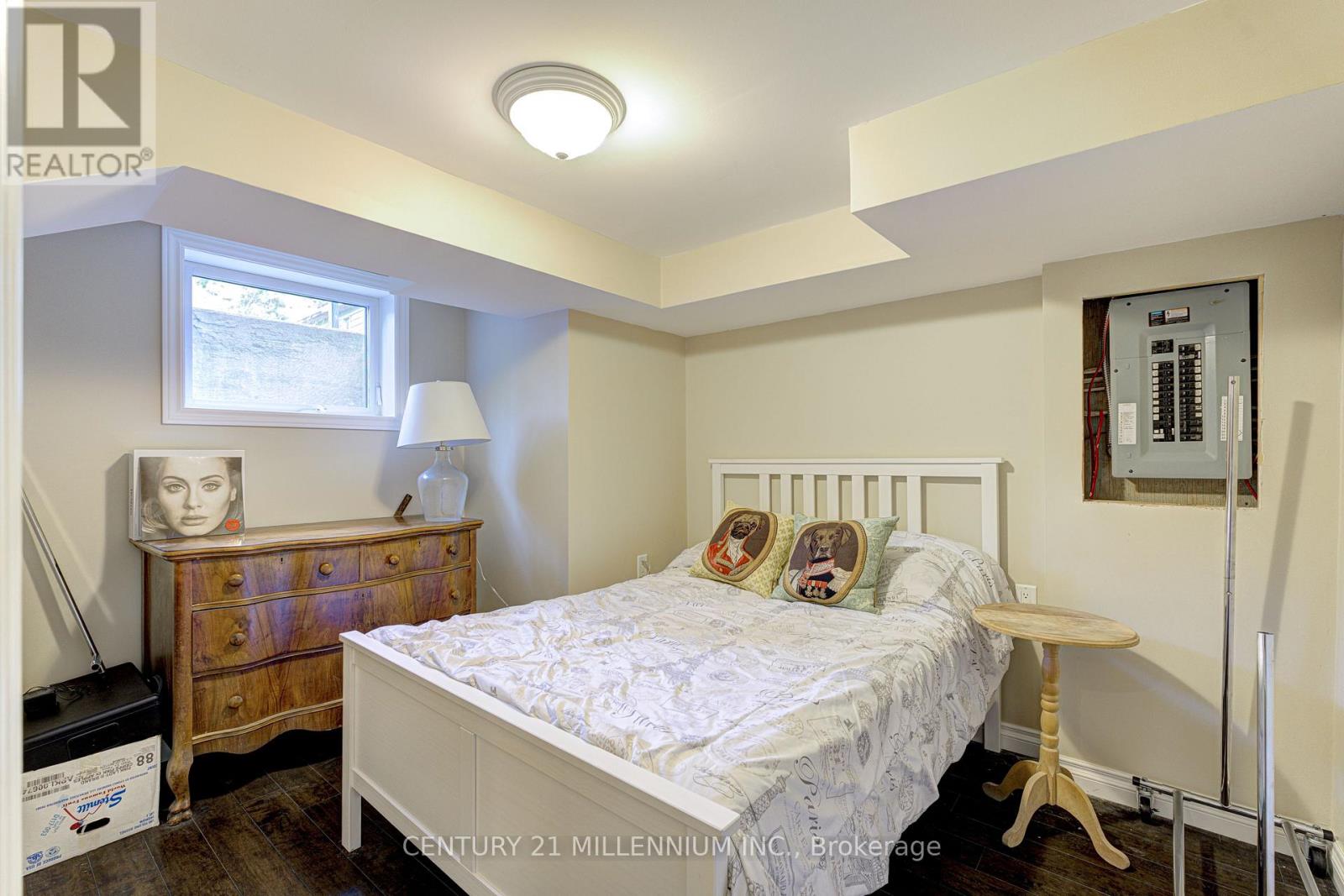 Photo 40 of 17 Evesham Crescent, Brampton ON