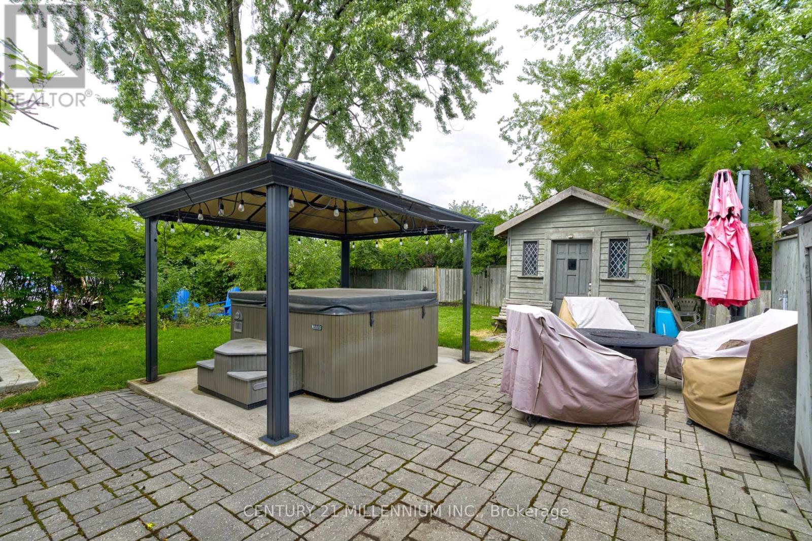 Photo 46 of 17 Evesham Crescent, Brampton ON