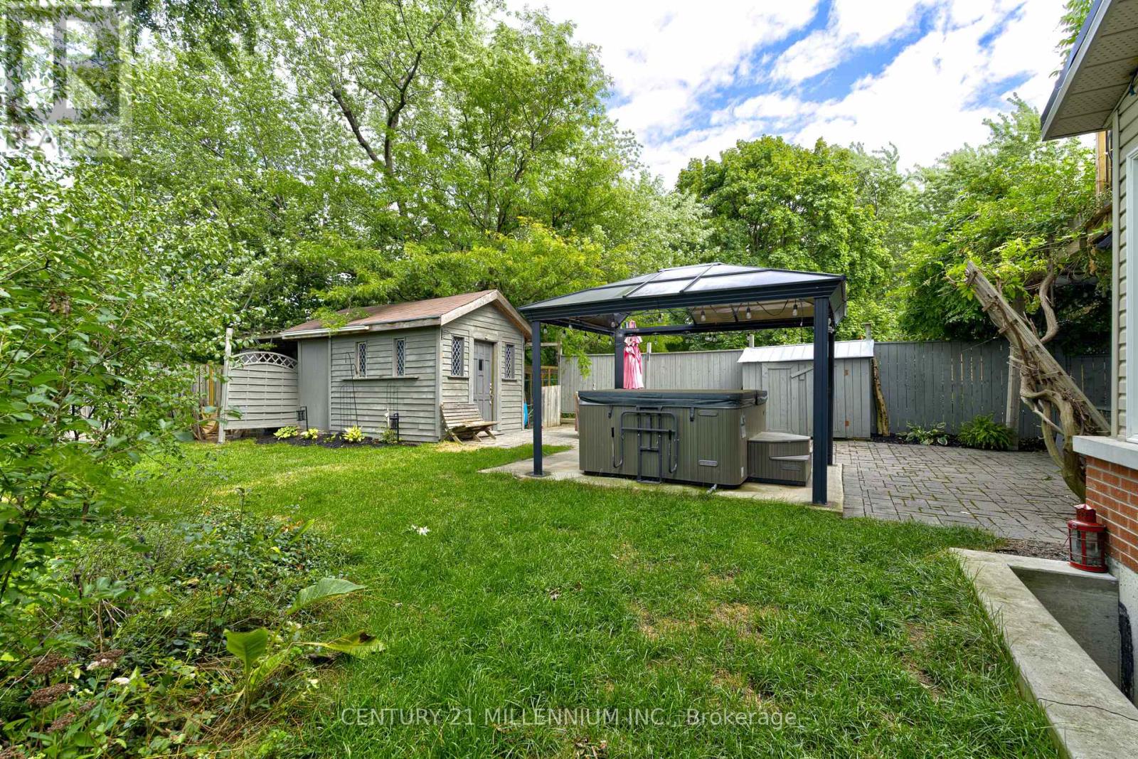 Photo 48 of 17 Evesham Crescent, Brampton ON