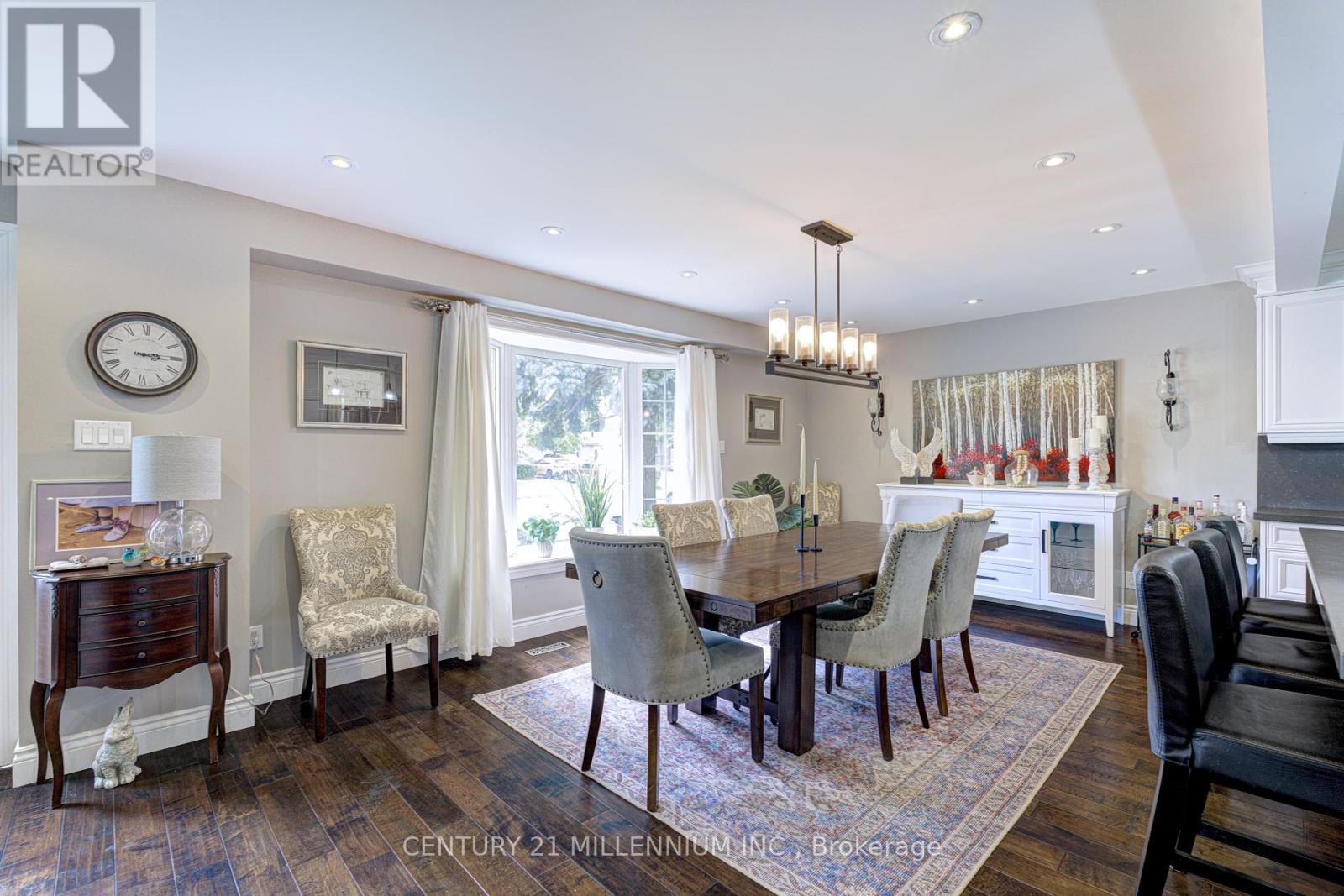 Photo 6 of 17 Evesham Crescent, Brampton ON