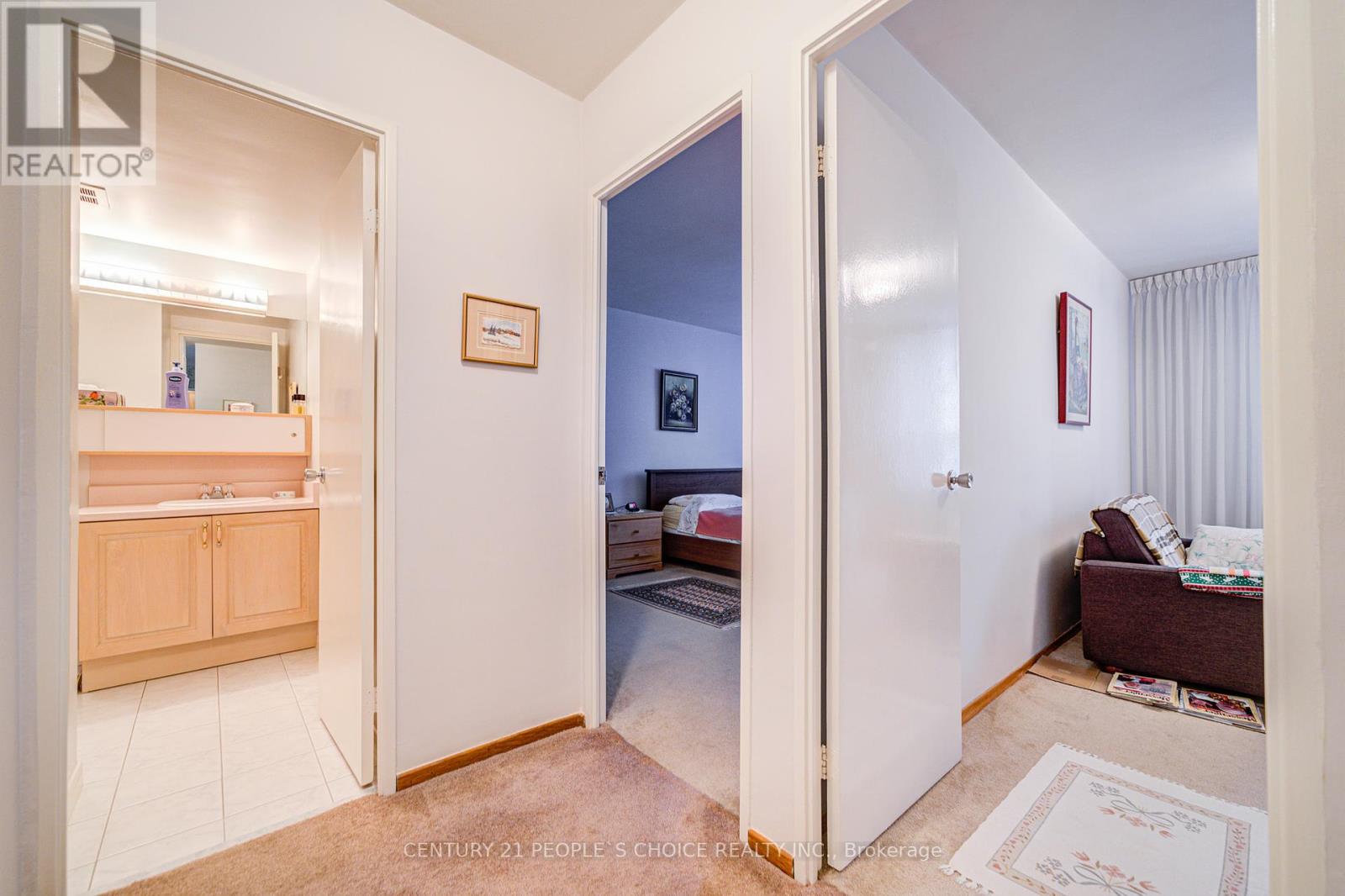 Photo 12 of 311 9 Four Wind Drive, Toronto ON