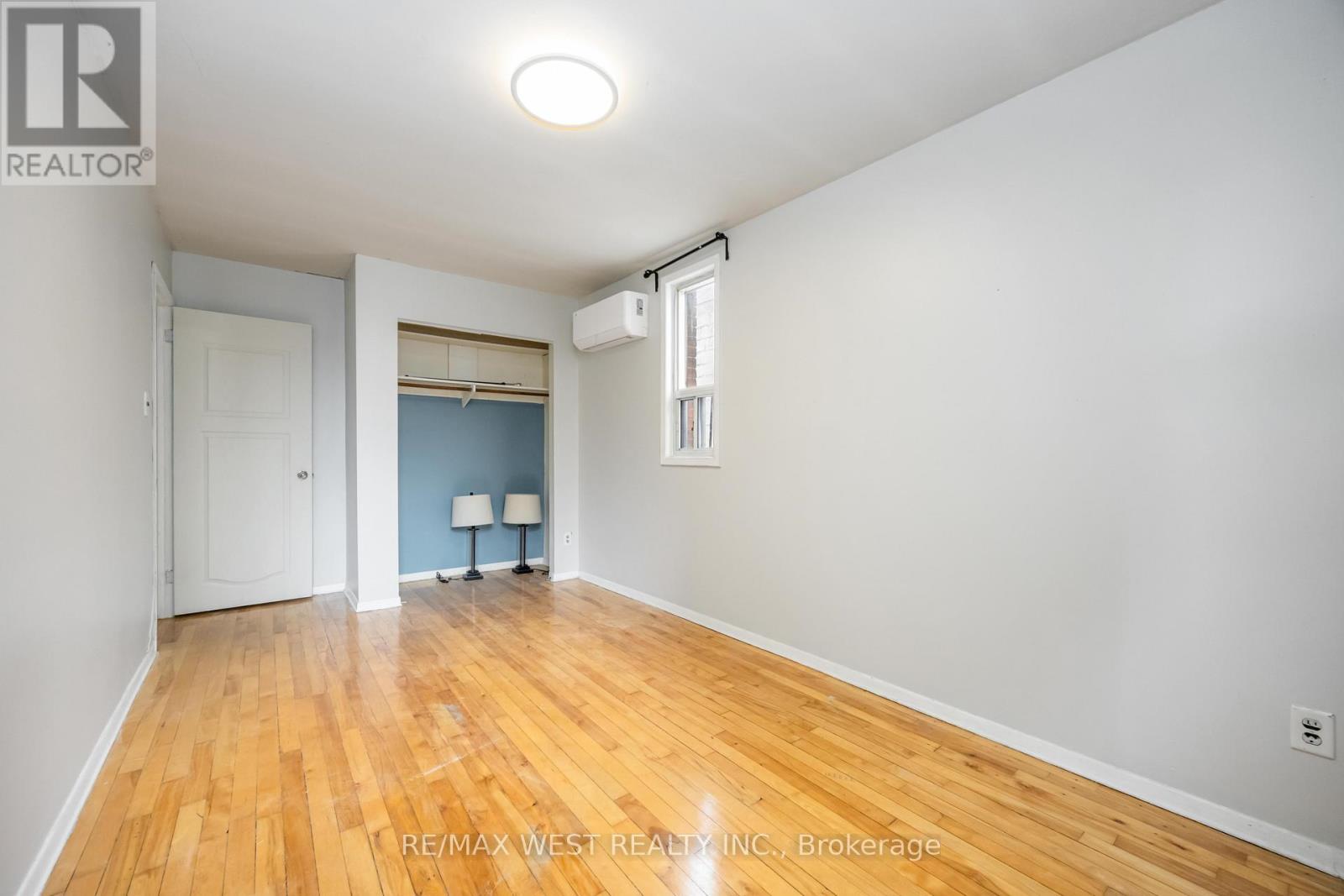 Photo 10 of 4990 Dundas Street W, Toronto ON