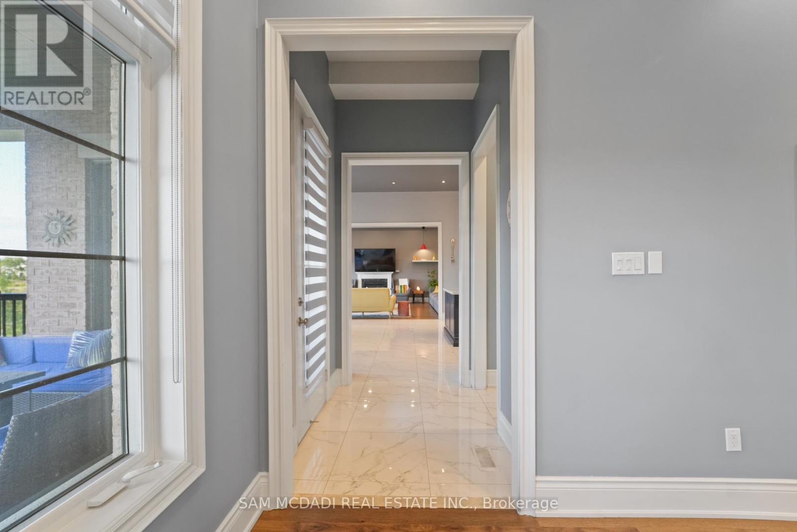 Photo 11 of 40 Quintette Close, Brampton ON