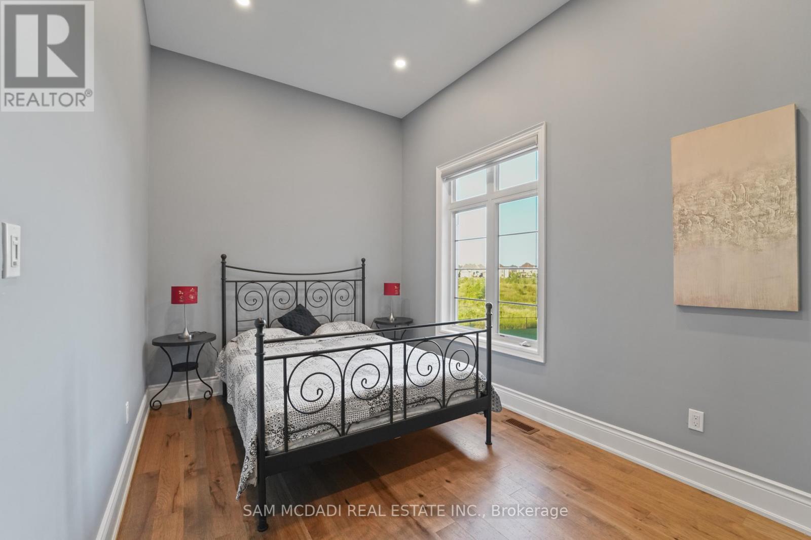 Photo 23 of 40 Quintette Close, Brampton ON