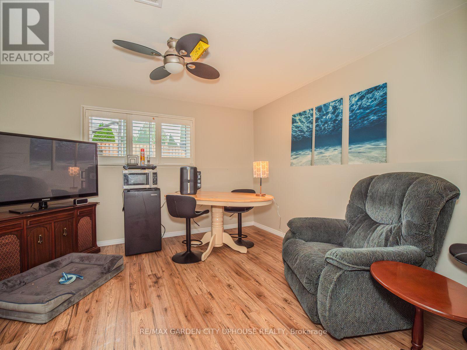 Photo 19 of 7722 Ronnie Crescent, Niagara Falls ON