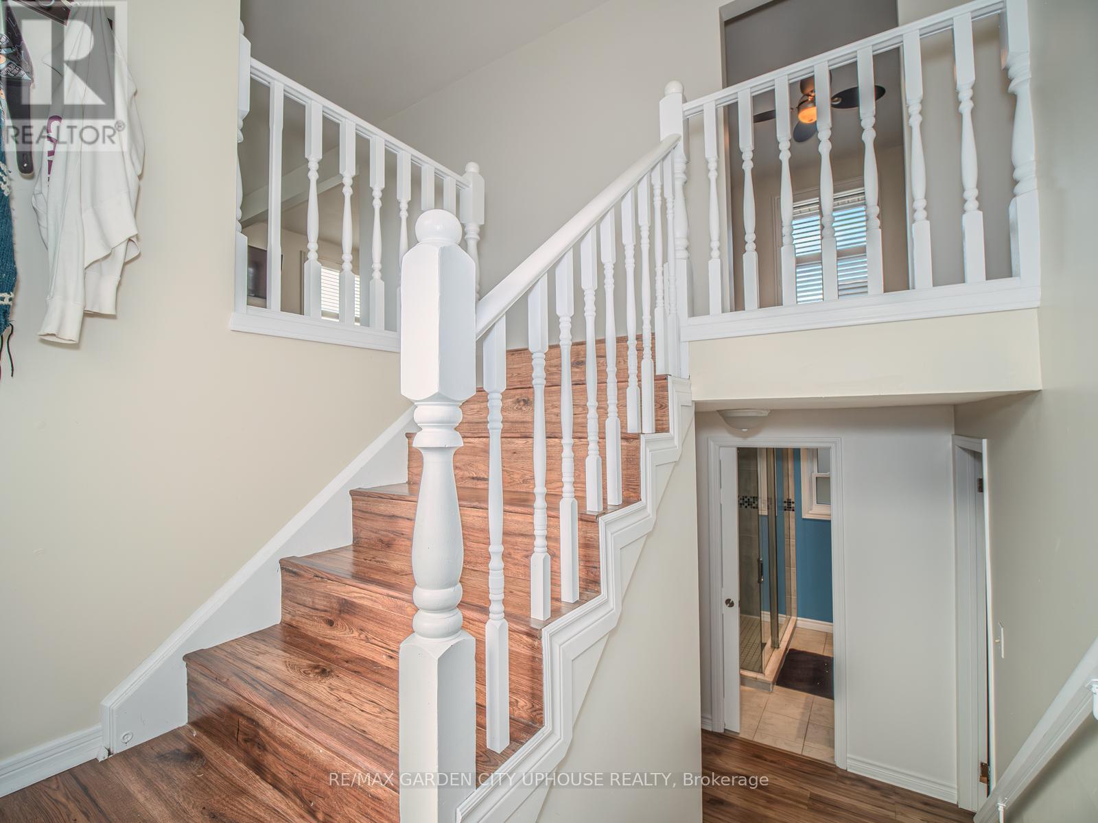 Photo 4 of 7722 Ronnie Crescent, Niagara Falls ON