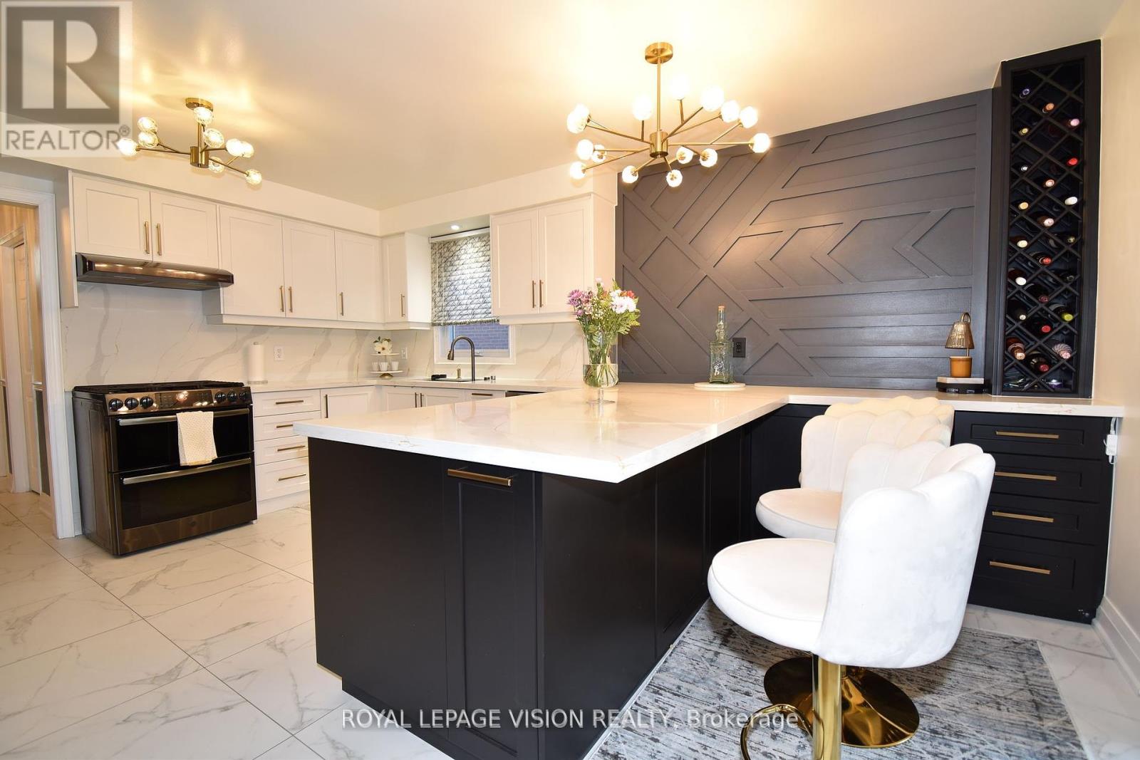Photo 45 of 28 Valley Centre Drive, Toronto ON