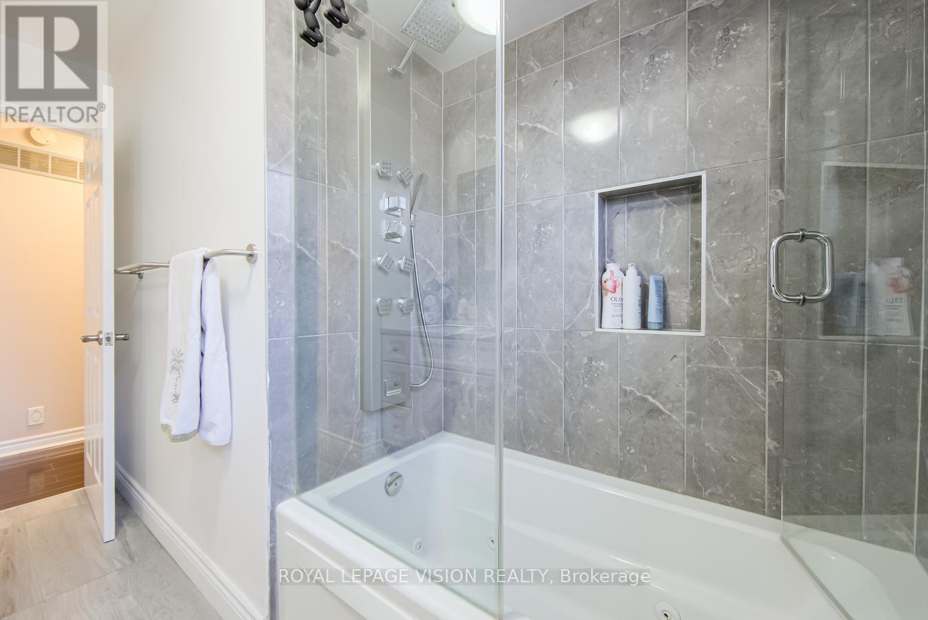 Photo 22 of 28 Valley Centre Drive, Toronto ON