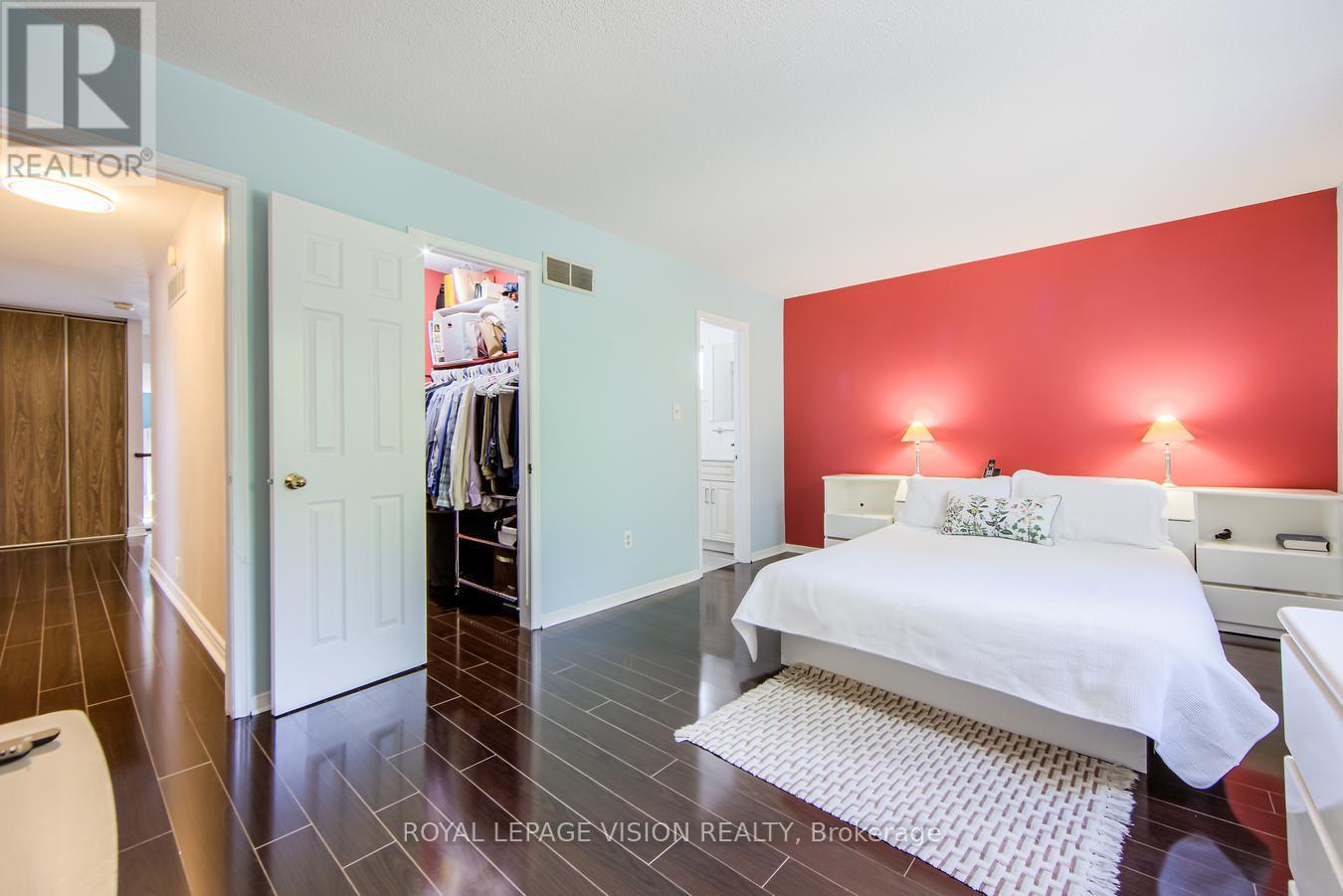 Photo 21 of 28 Valley Centre Drive, Toronto ON
