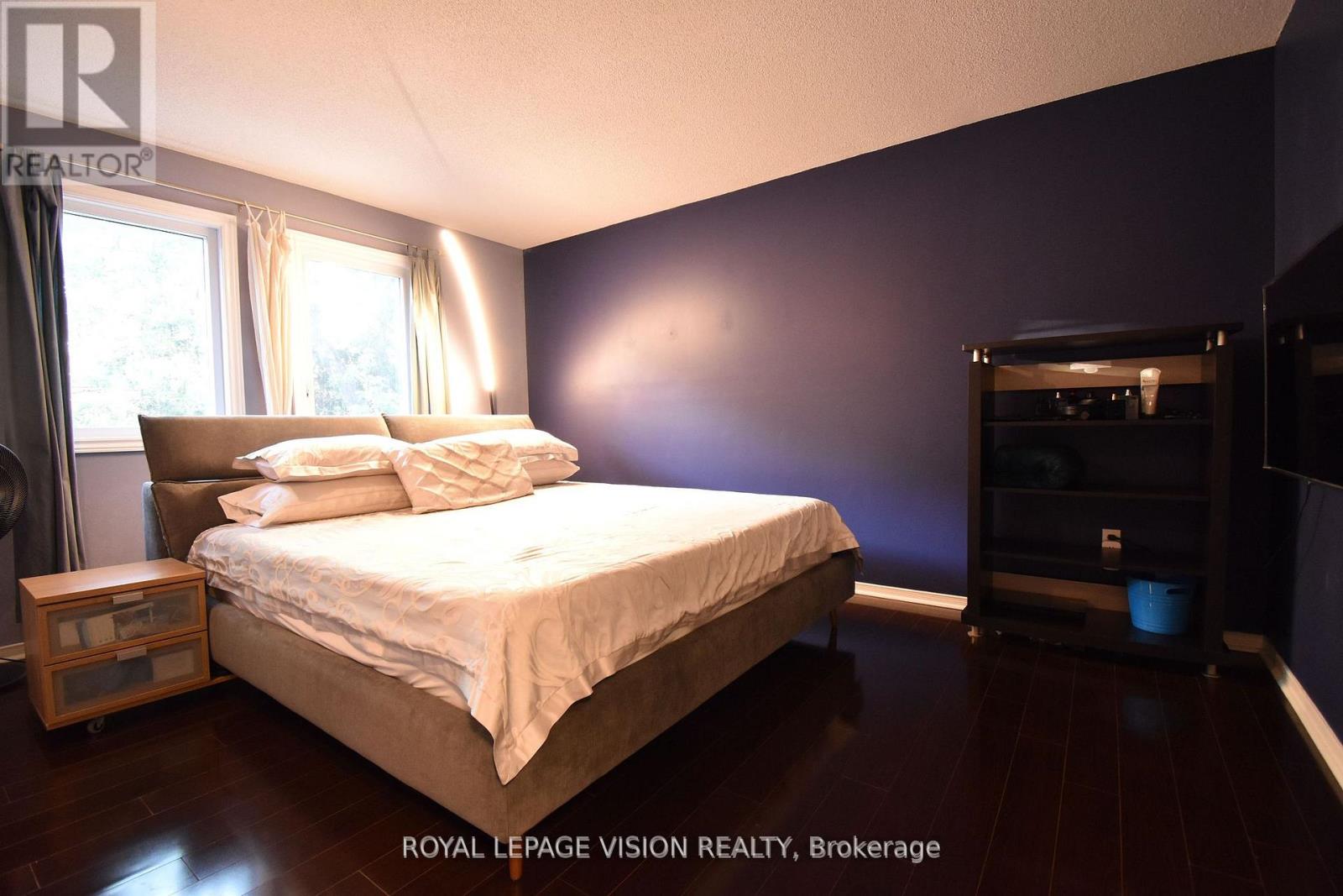 Photo 31 of 28 Valley Centre Drive, Toronto ON