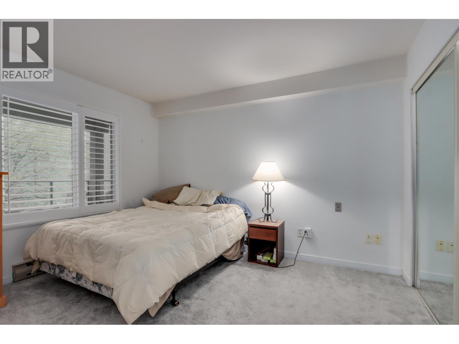 Photo 12 of 205 1535 Chesterfield Avenue, North Vancouver BC