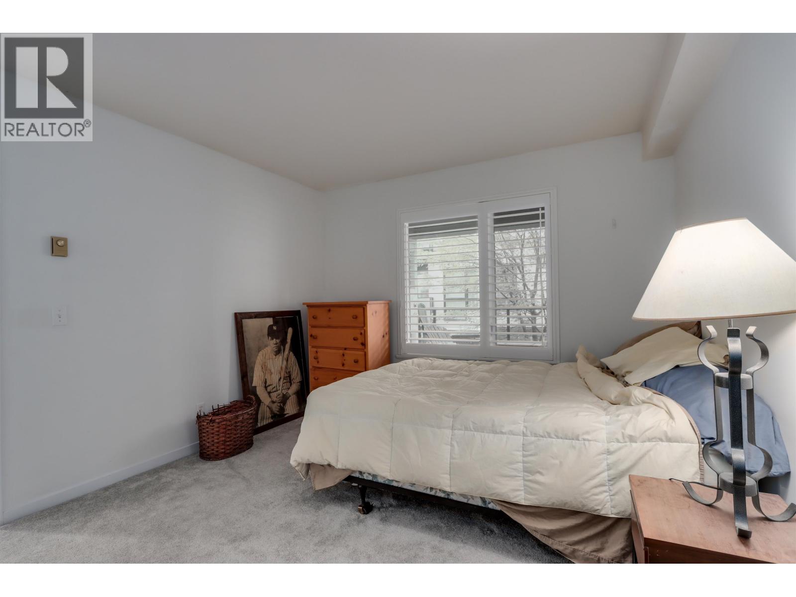 Photo 13 of 205 1535 Chesterfield Avenue, North Vancouver BC