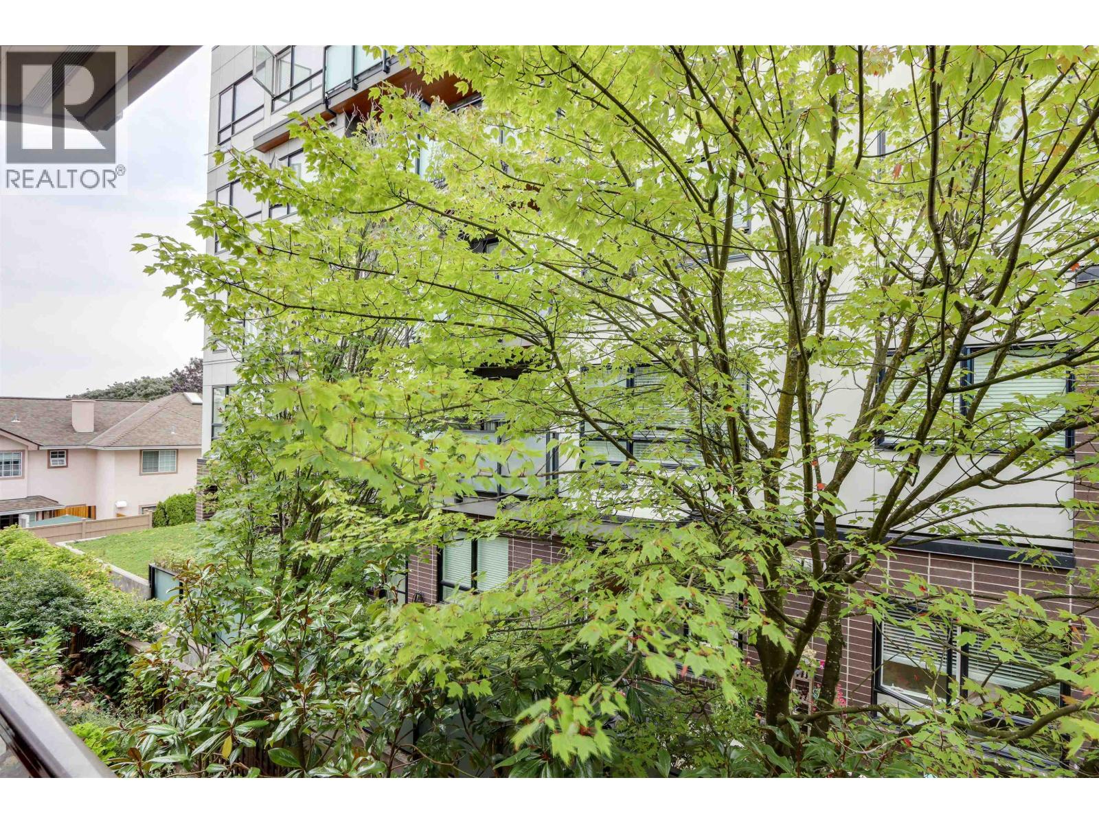 Photo 19 of 205 1535 Chesterfield Avenue, North Vancouver BC