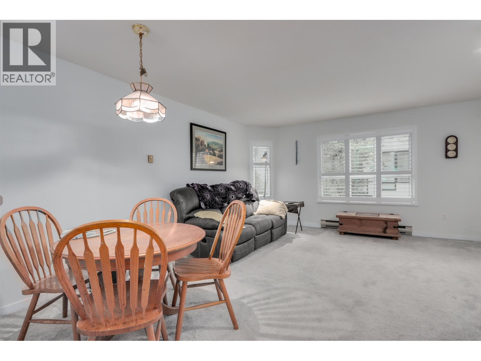Photo 7 of 205 1535 Chesterfield Avenue, North Vancouver BC