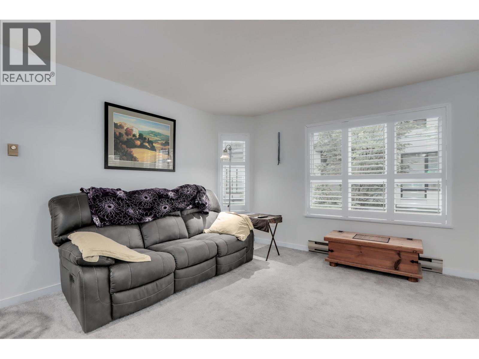 Photo 8 of 205 1535 Chesterfield Avenue, North Vancouver BC