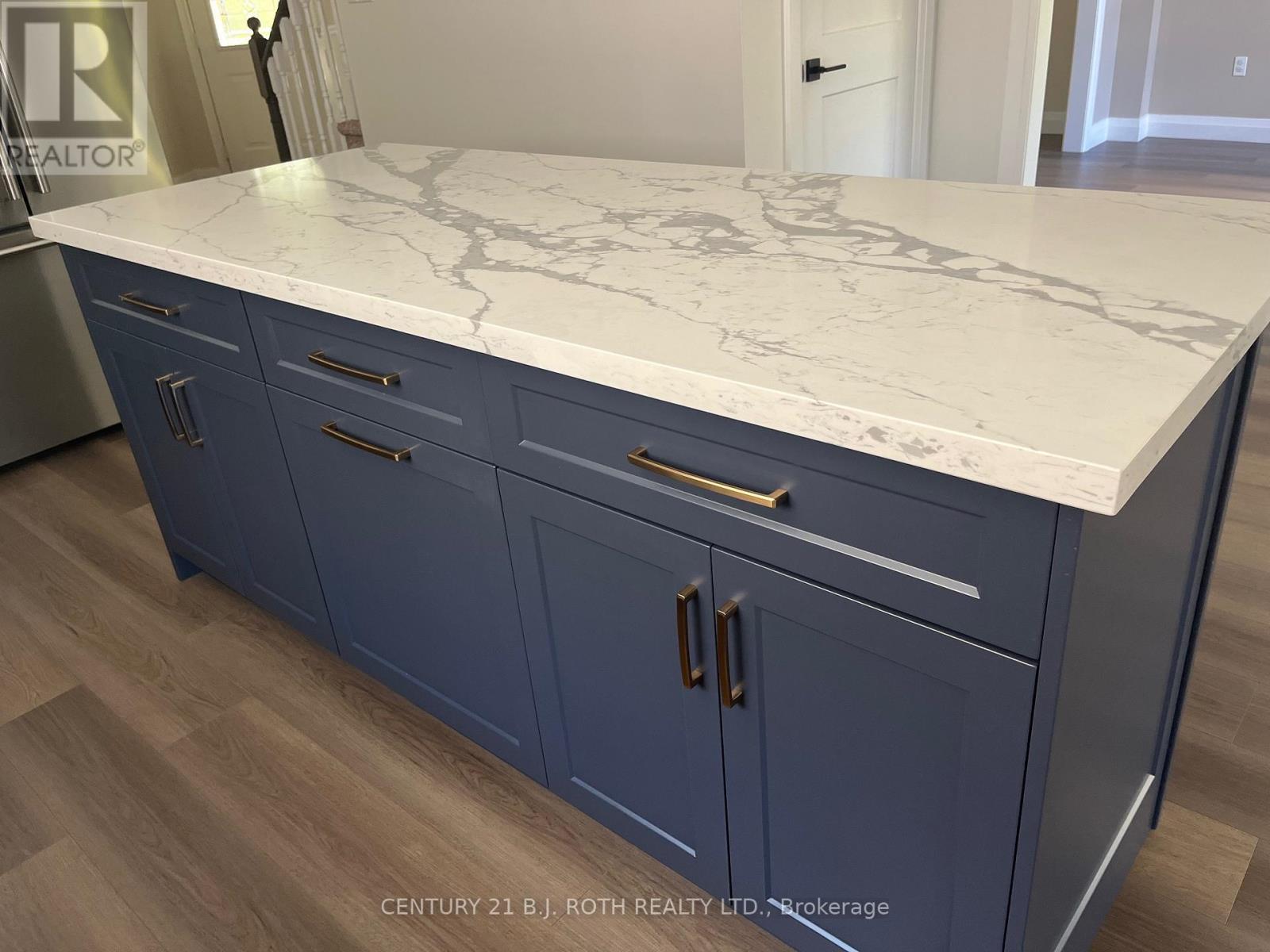 Photo 12 of 1 Golden Eagle Way, Barrie ON