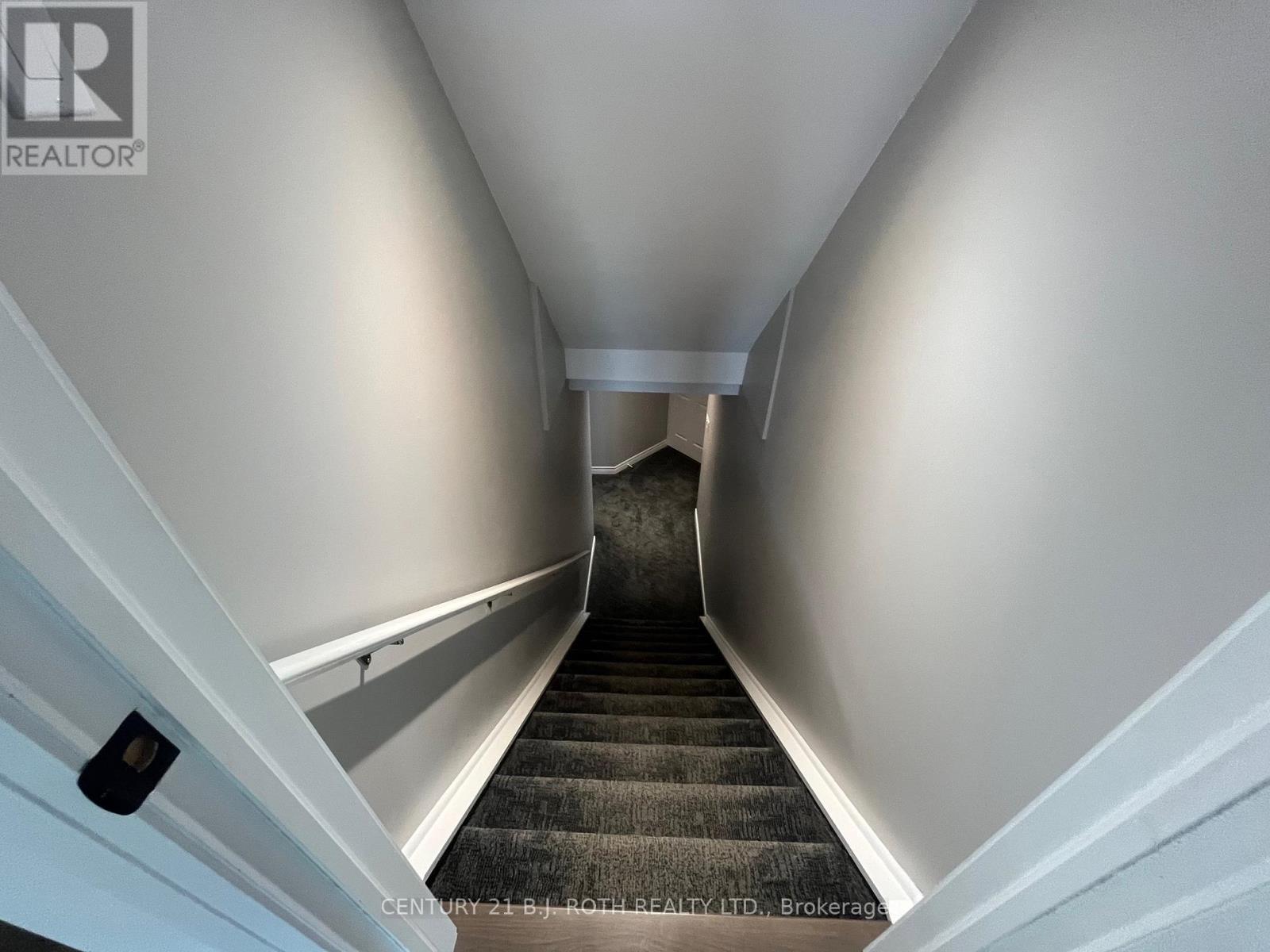 Photo 25 of 1 Golden Eagle Way, Barrie ON