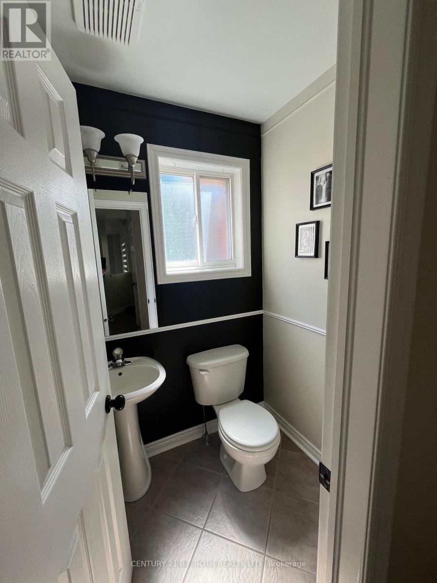 Photo 23 of 1 Golden Eagle Way, Barrie ON