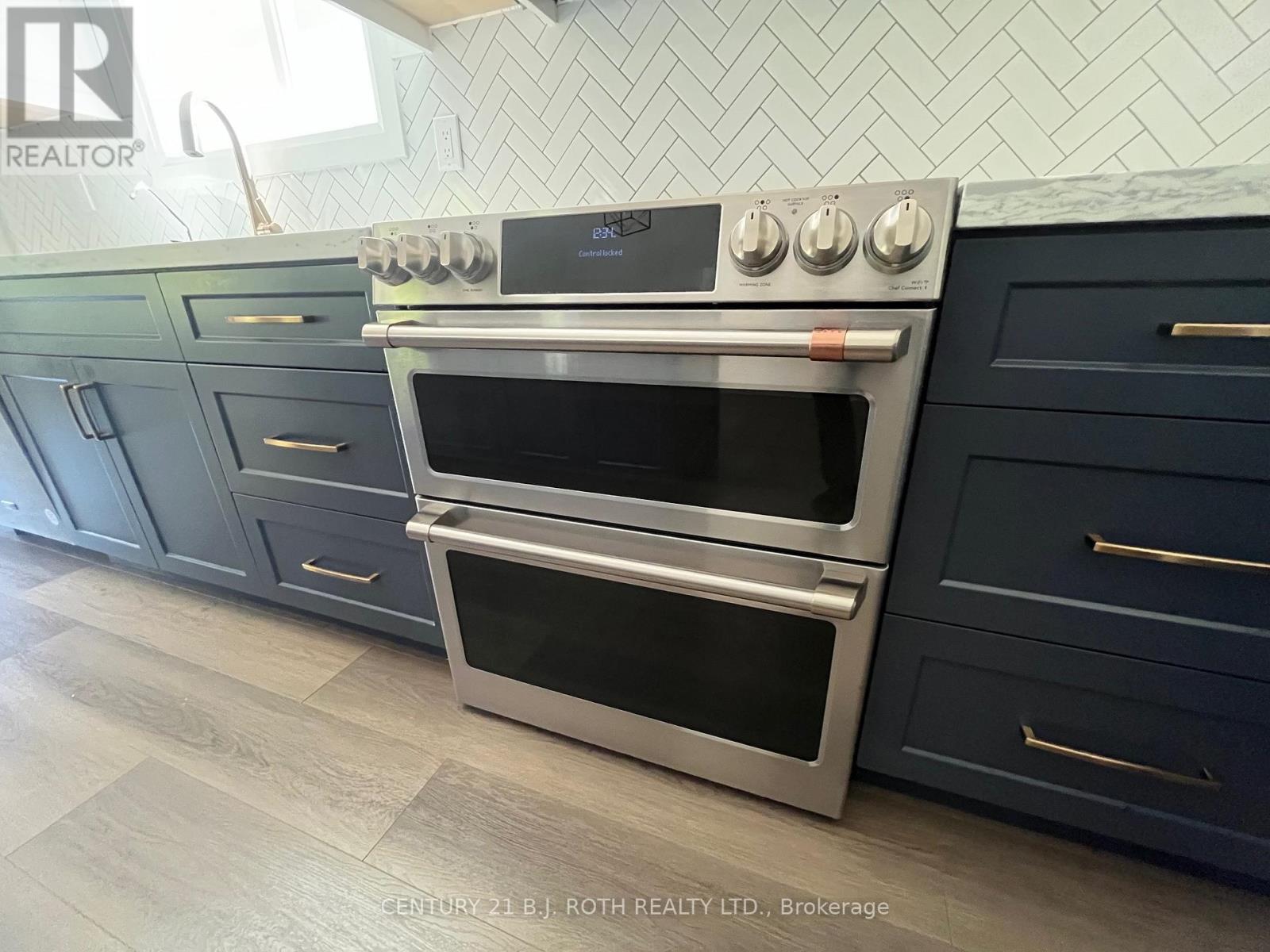 Photo 14 of 1 Golden Eagle Way, Barrie ON
