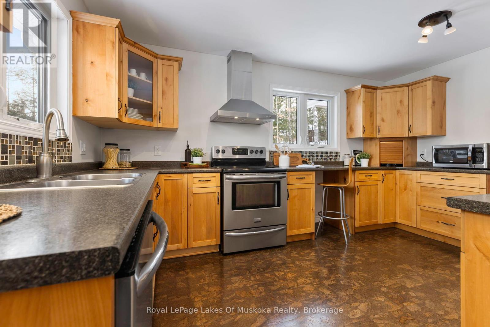 Photo 4 of 4441 Muskoka Rd 117 Road, Lake Of Bays ON