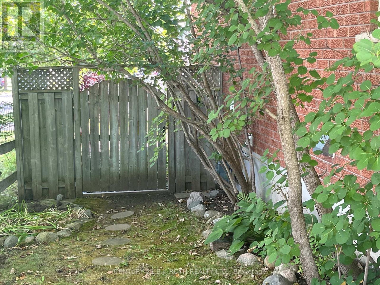 Photo 9 of 1 Golden Eagle Way, Barrie ON