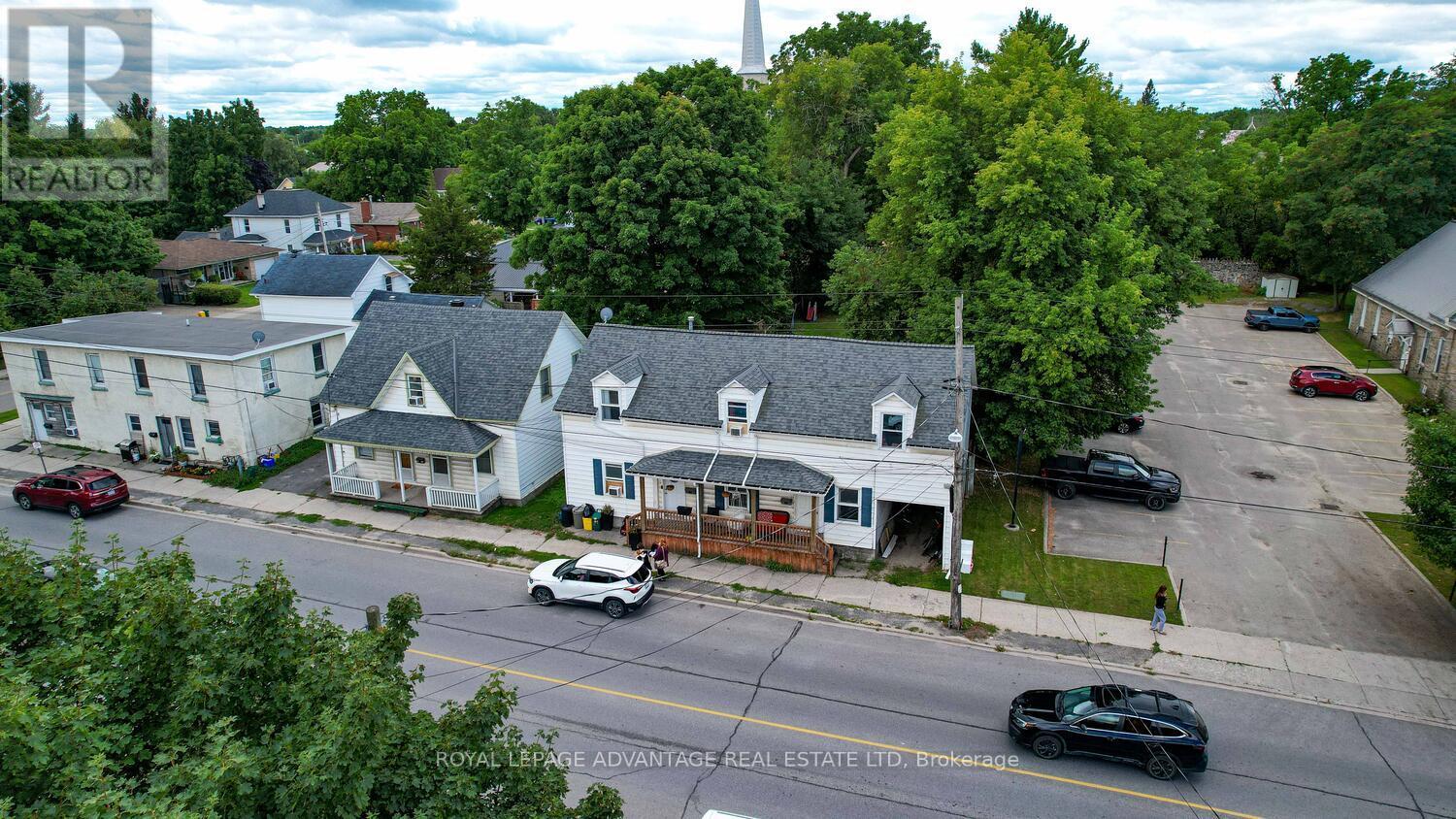 Photo 4 of 150 152 Gore Street E, Perth ON