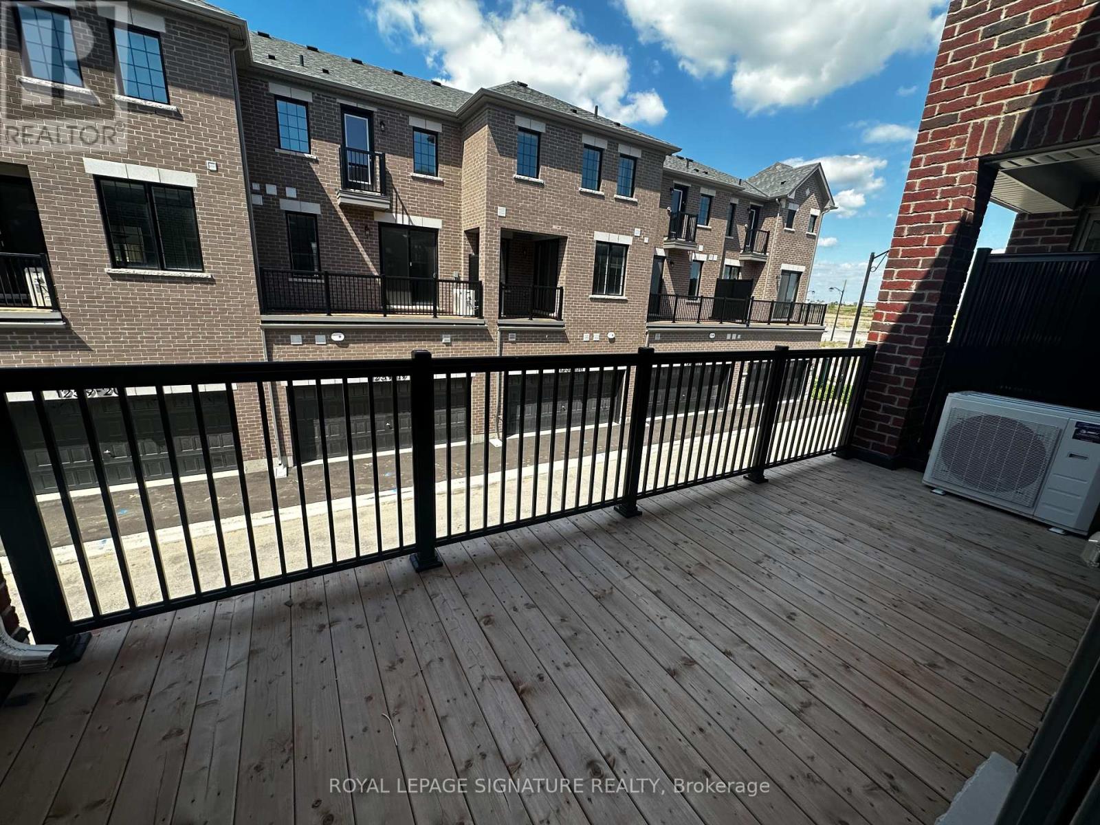 Photo 8 of 12 1259 Lily Crescent, Milton ON