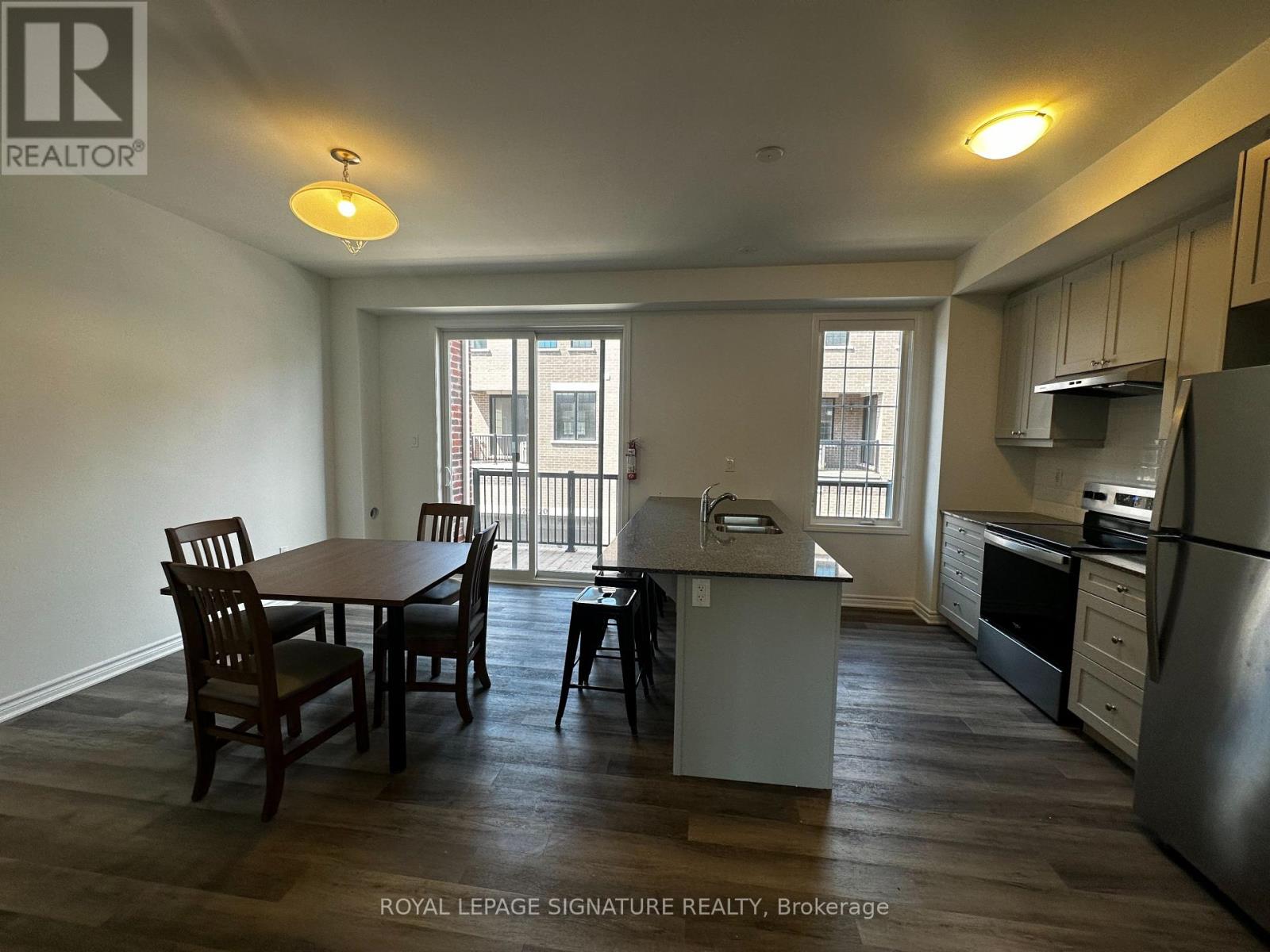Photo 4 of 12 1259 Lily Crescent, Milton ON